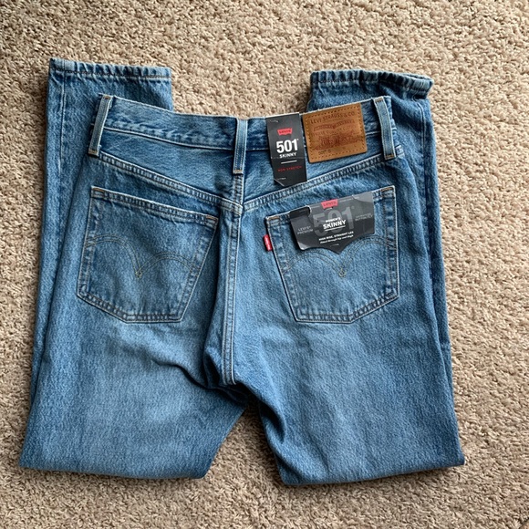 Levi's 501 Skinny Distressed Jeans Super Stylish - Picture 5 of 5